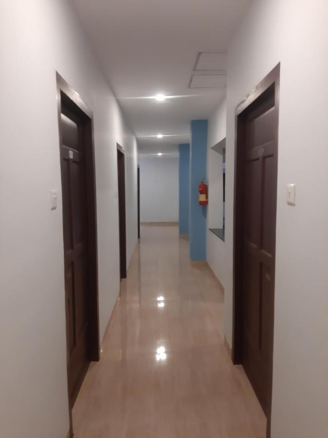 Madaparambil Residency Alwaye Exterior foto