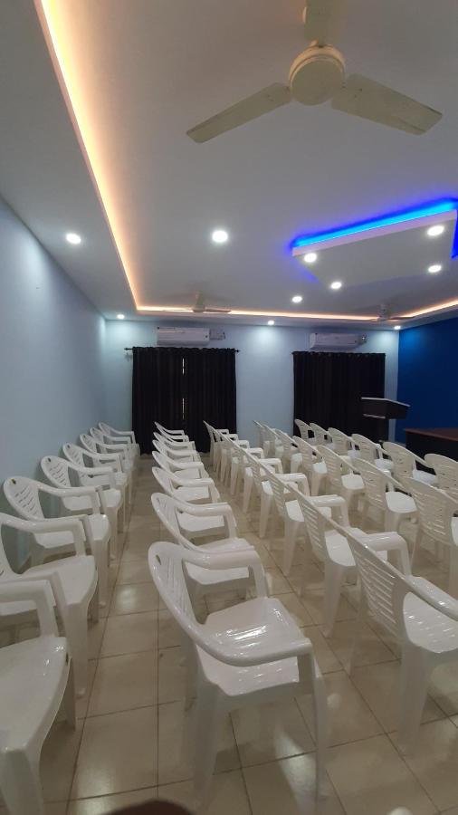 Madaparambil Residency Alwaye Exterior foto